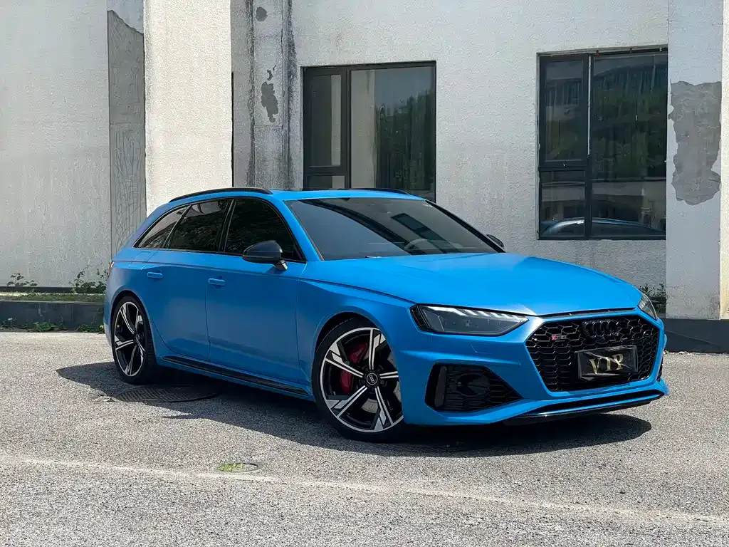 Audi RS 4 — фото 10