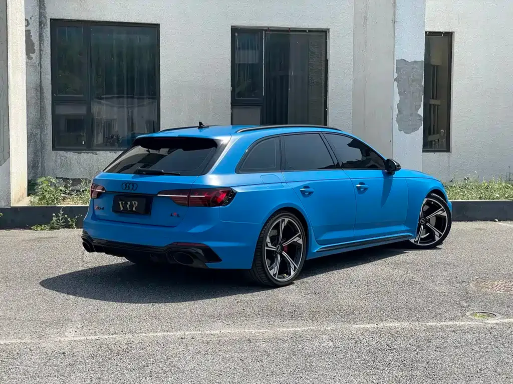 Audi RS 4 — фото 5