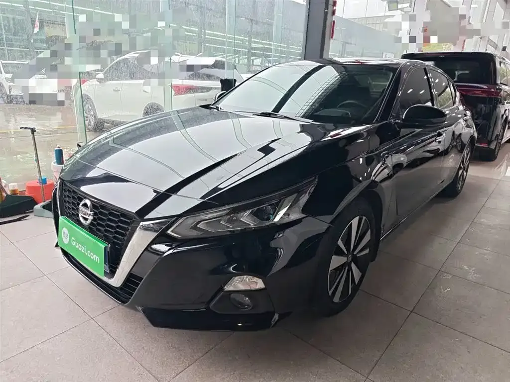 Nissan Teana — фото 1