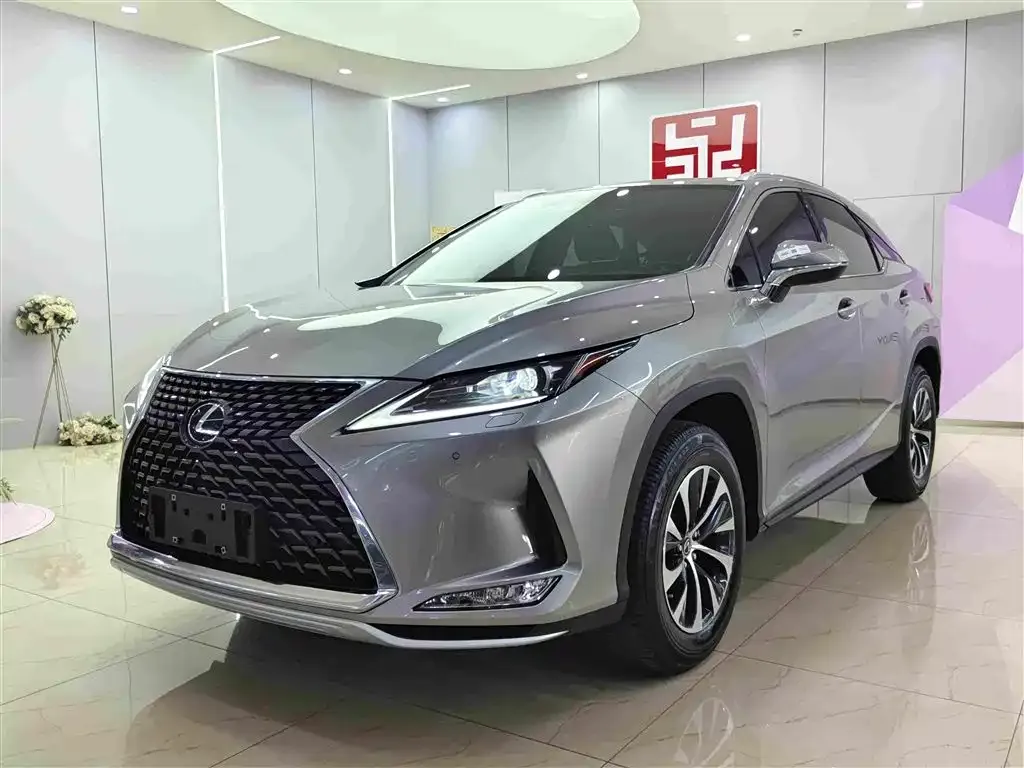 Lexus RX — фото 1