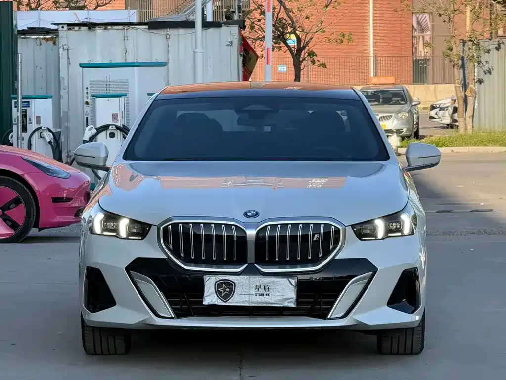 BMW i5 — фото 2