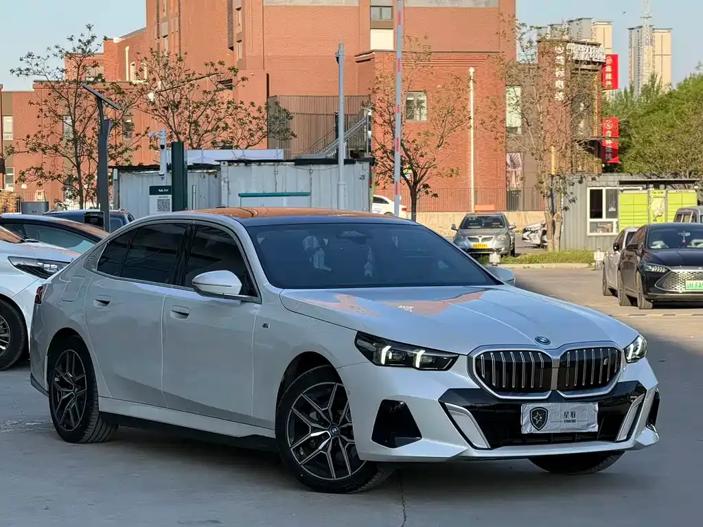 BMW i5 — фото 10