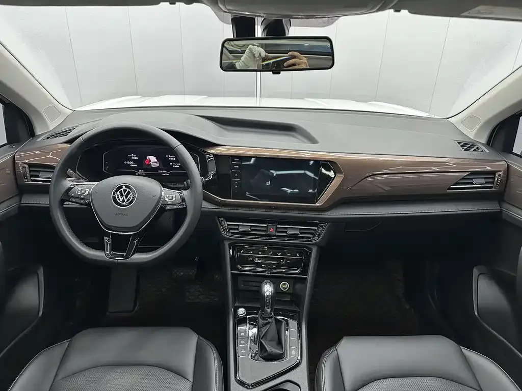 Volkswagen Tharu — фото 3