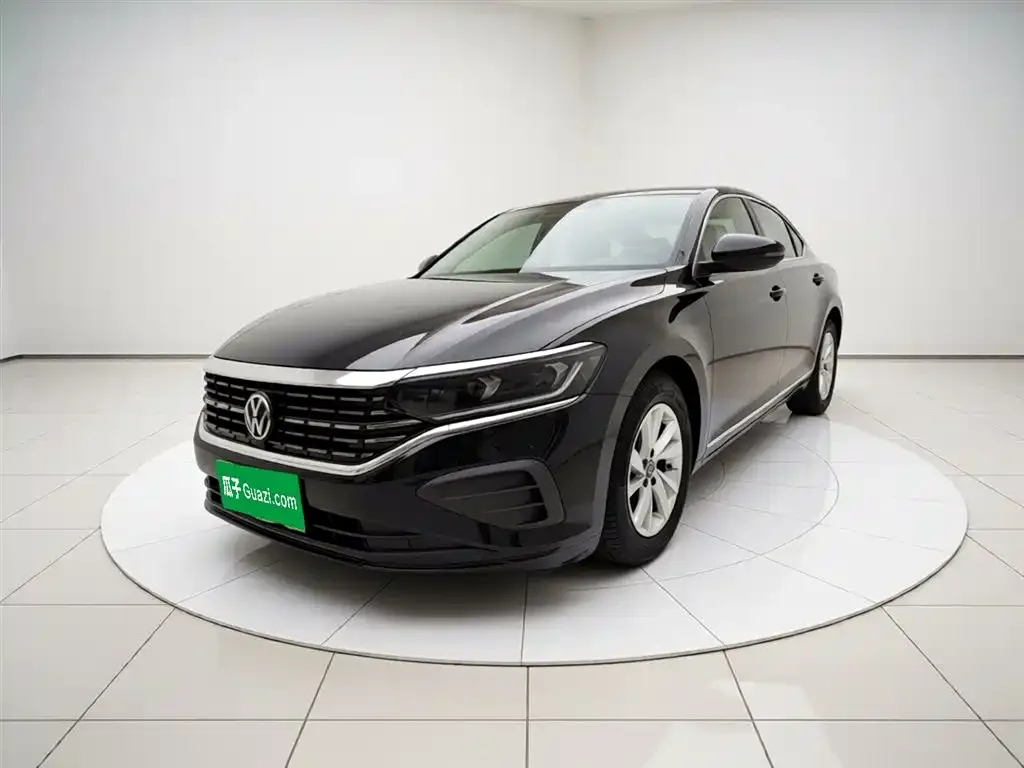 Volkswagen Passat — фото 1