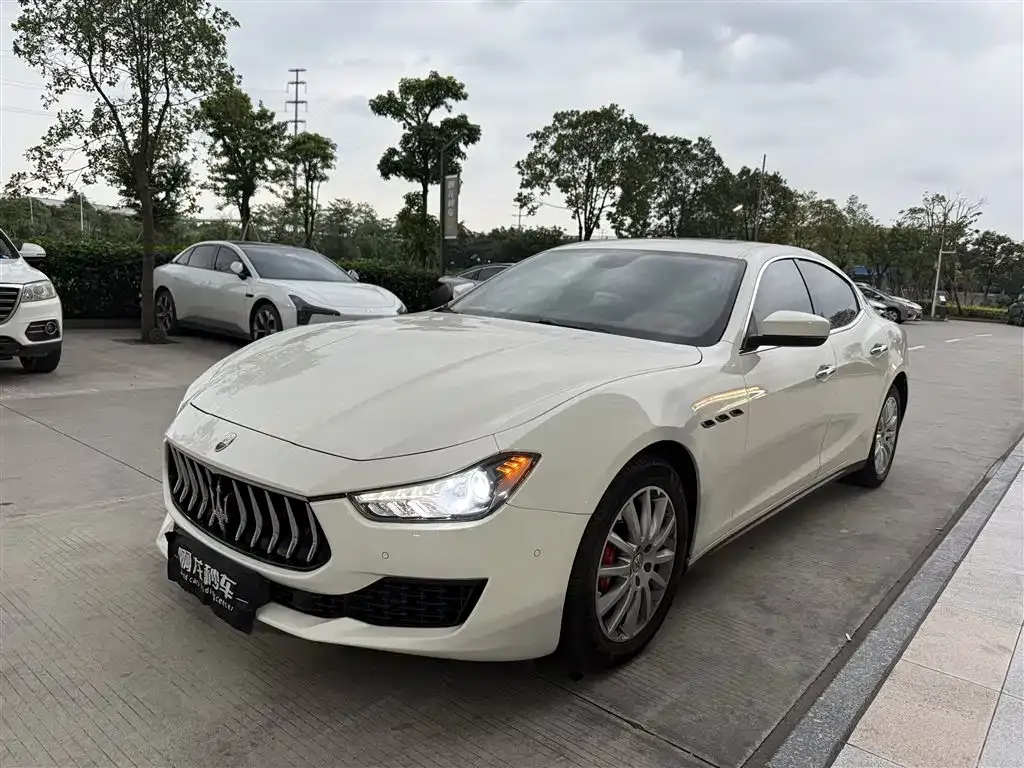 Maserati Ghibli — фото 1