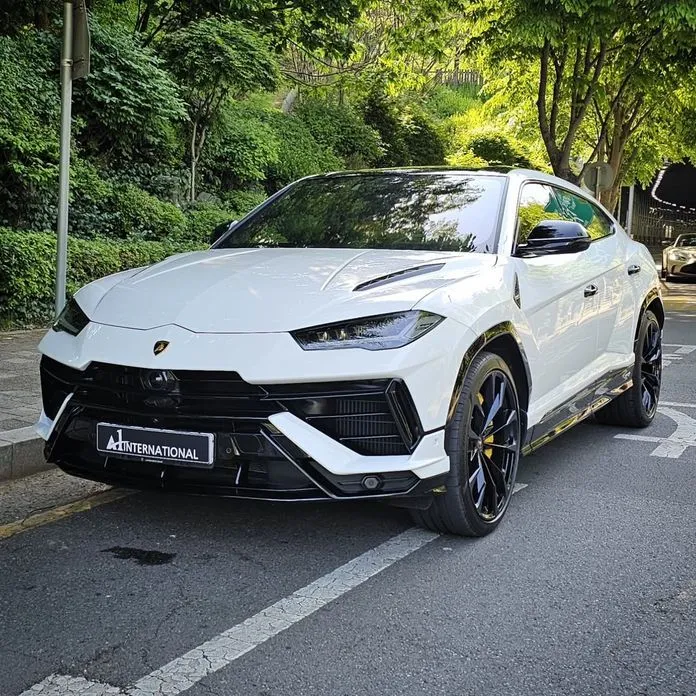Lamborghini Urus — фото 1