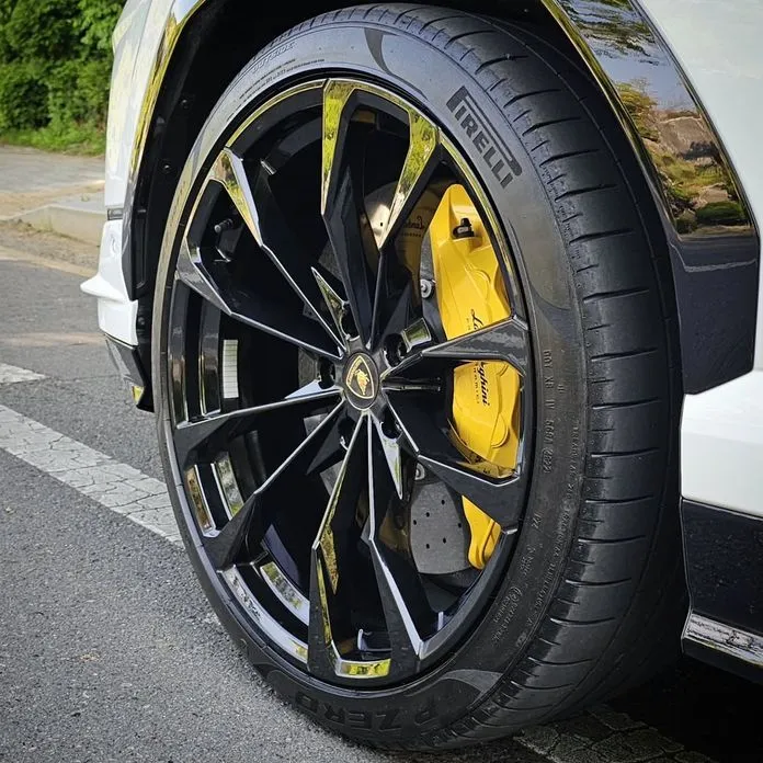 Lamborghini Urus — фото 3