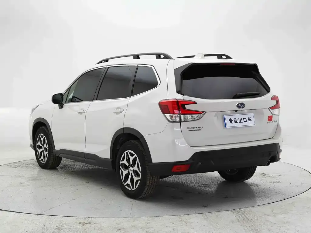 Subaru Forester — фото 4