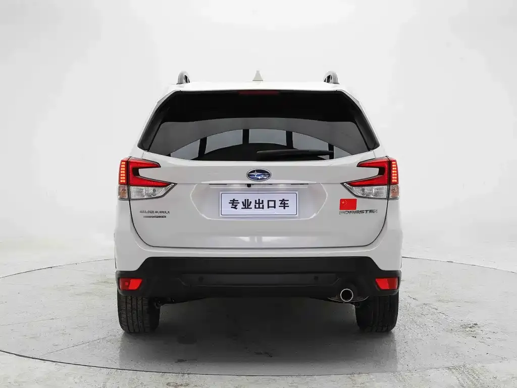 Subaru Forester — фото 9
