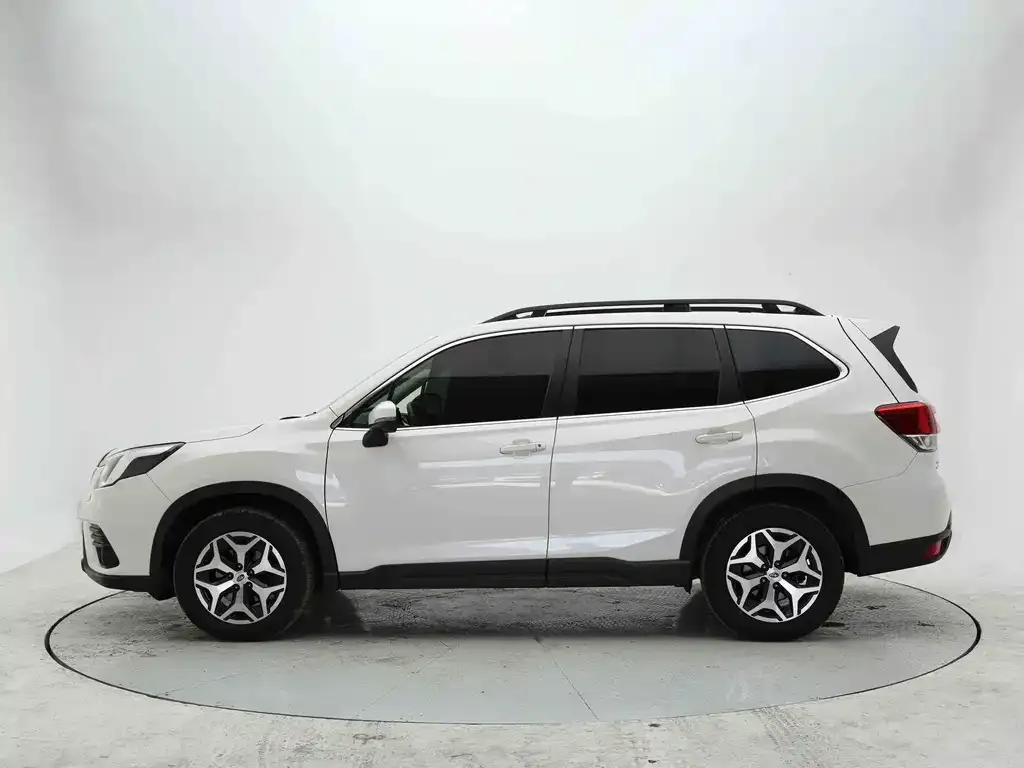 Subaru Forester — фото 7