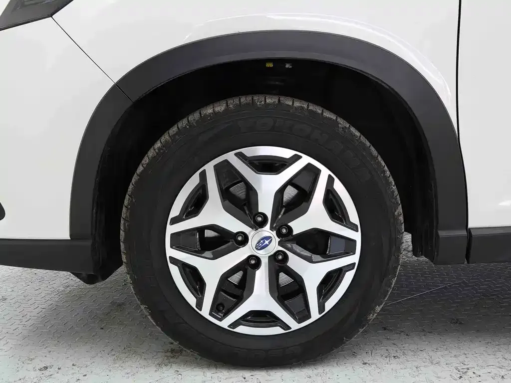 Subaru Forester — фото 10