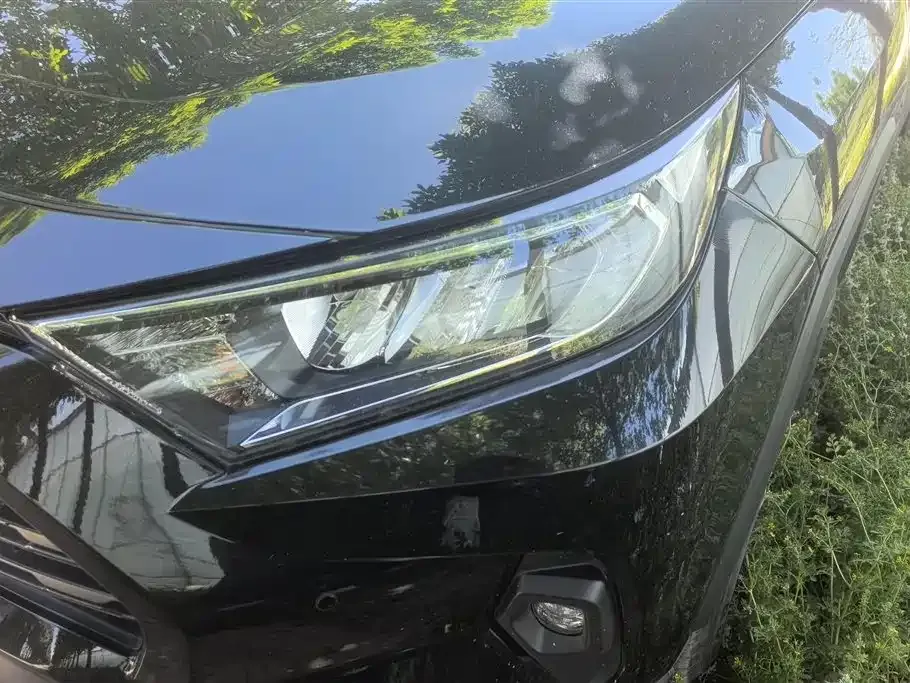 Toyota RAV4 — фото 9