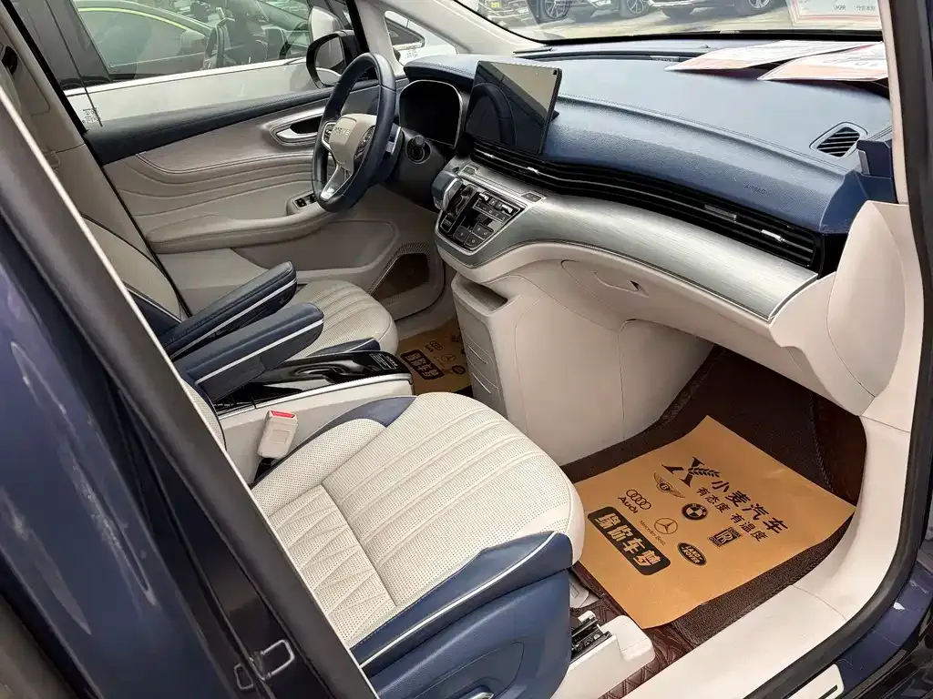 Roewe iMAX8 — фото 4
