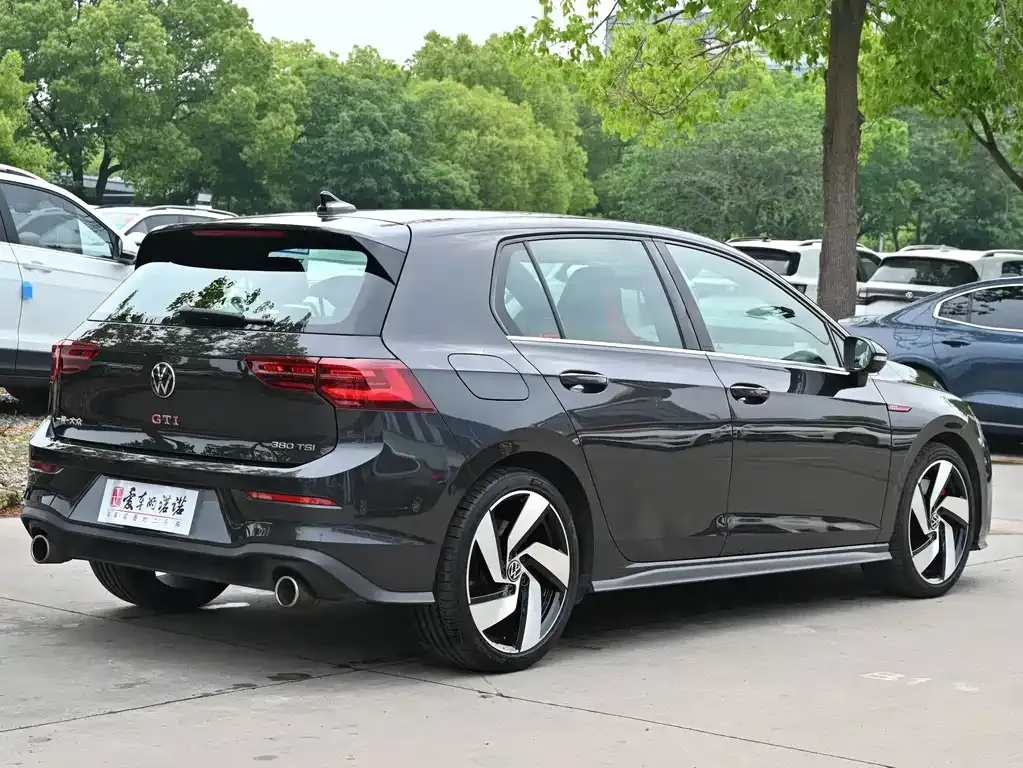 Volkswagen Golf GTI — фото 3