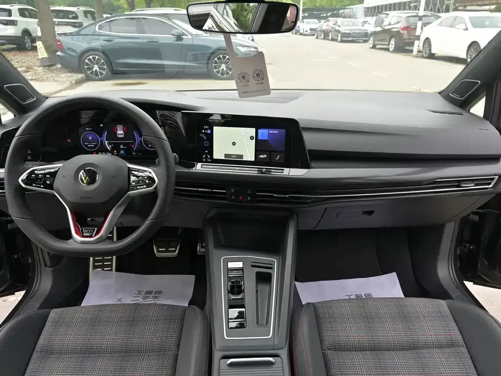 Volkswagen Golf GTI — фото 5