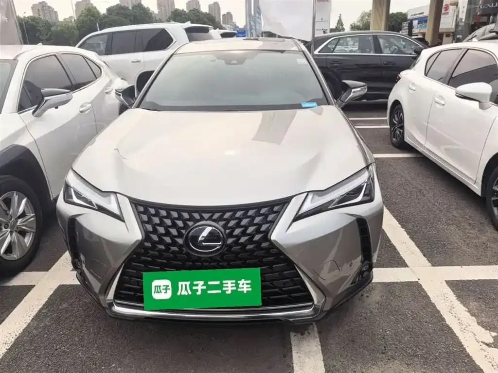 Lexus UX — фото 10