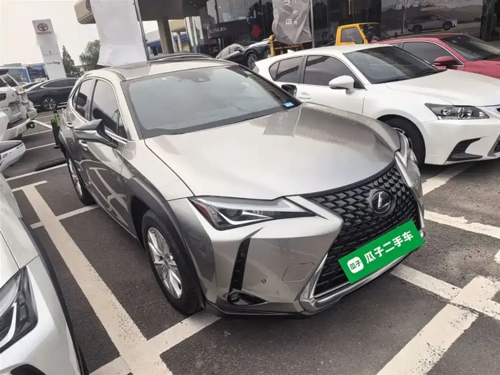 Lexus UX — фото 9