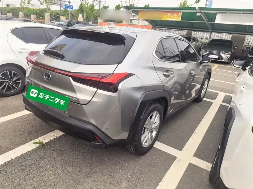 Lexus UX — фото 3