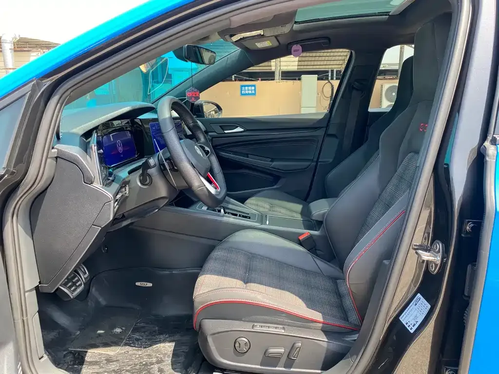 Volkswagen Golf GTI — фото 6