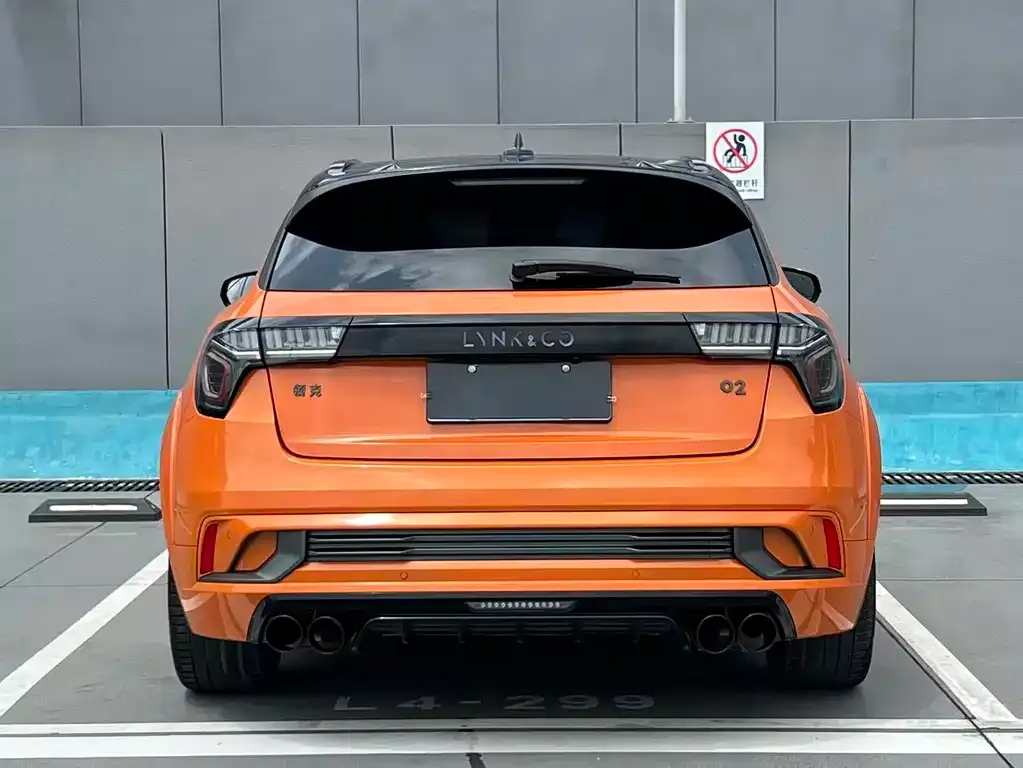 Lynk & Co 02 Hatchback — фото 5