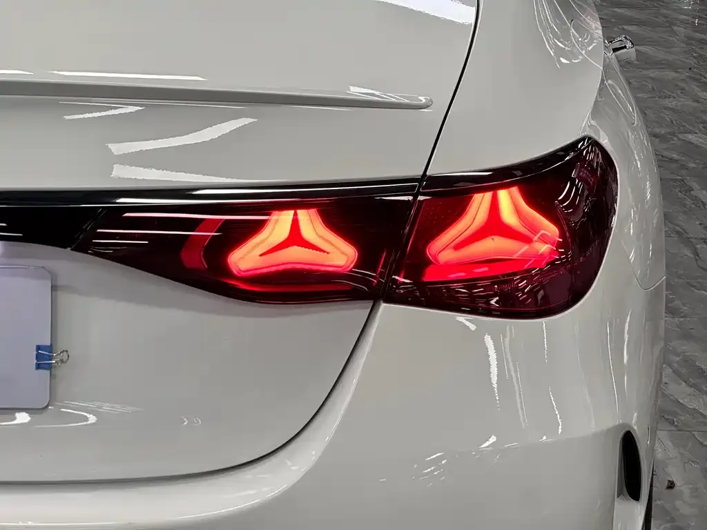 Mercedes-Benz E-Class (Import) — фото 4
