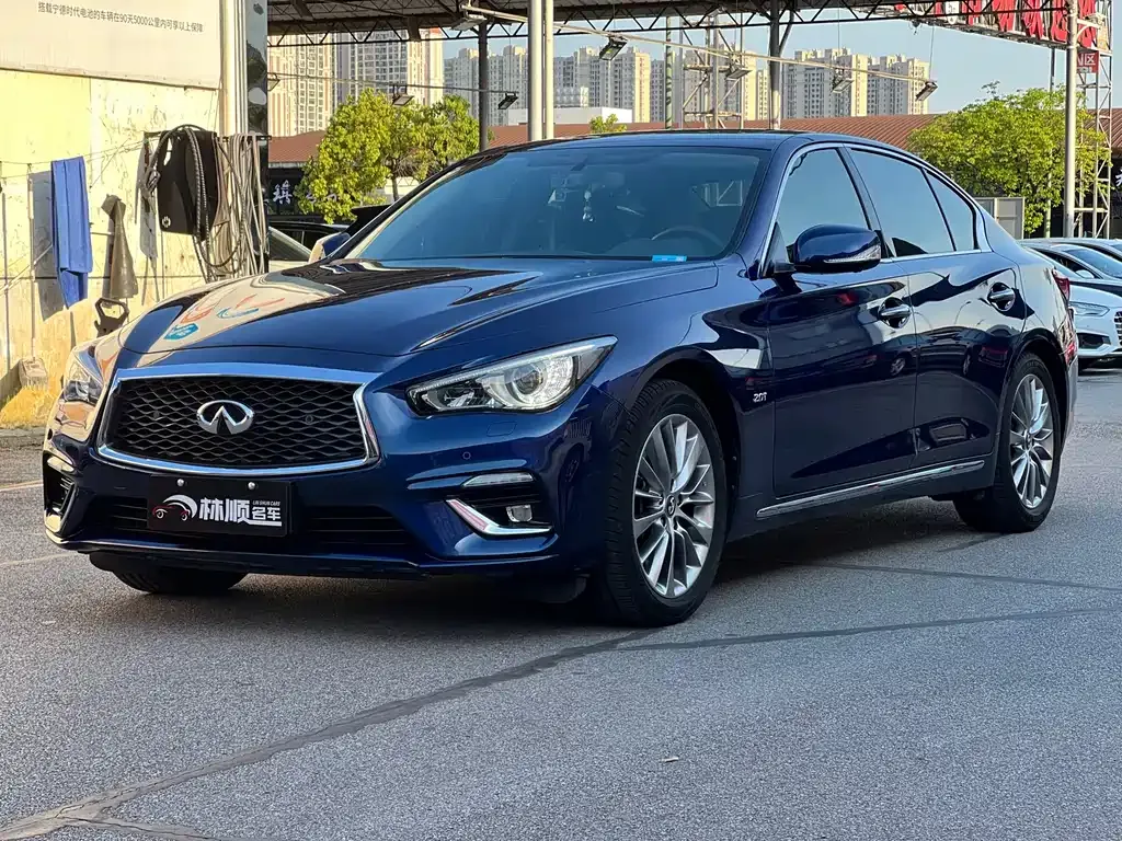 Infiniti Q50L — фото 1