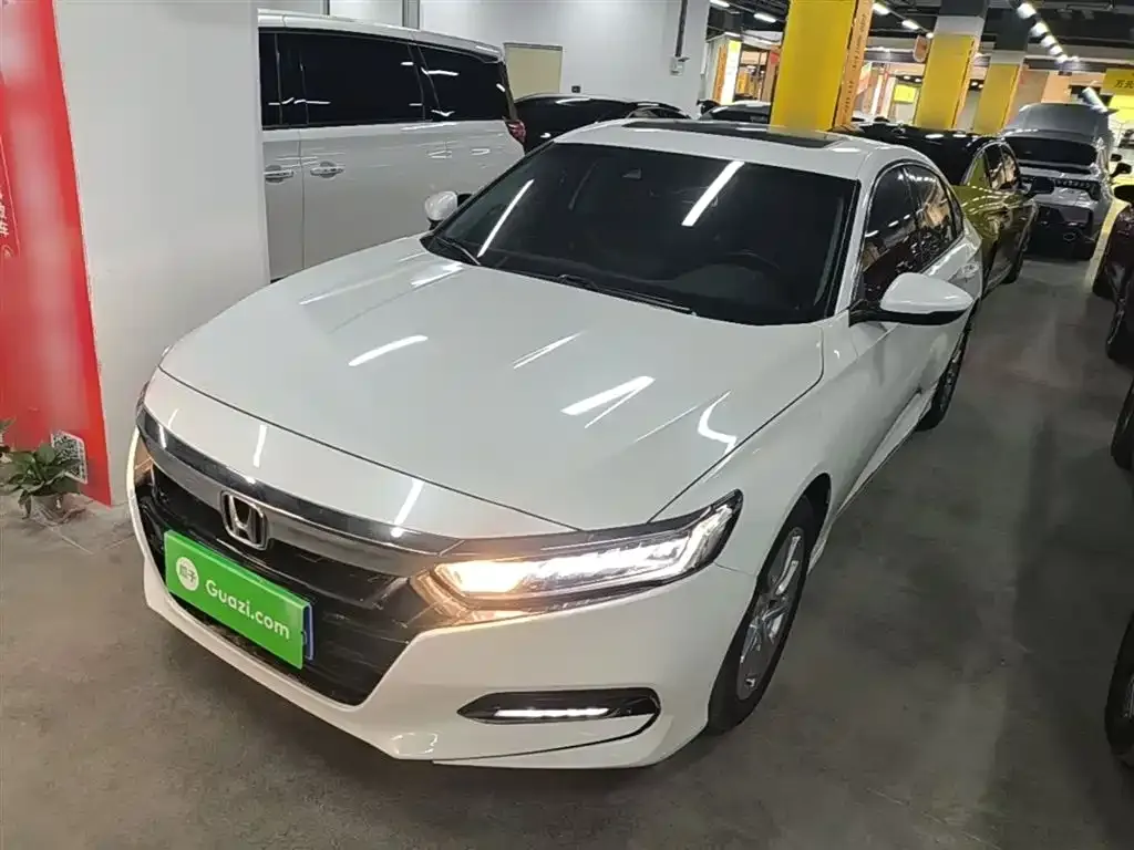 Honda Accord — фото 10