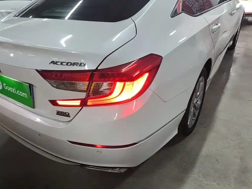 Honda Accord — фото 3