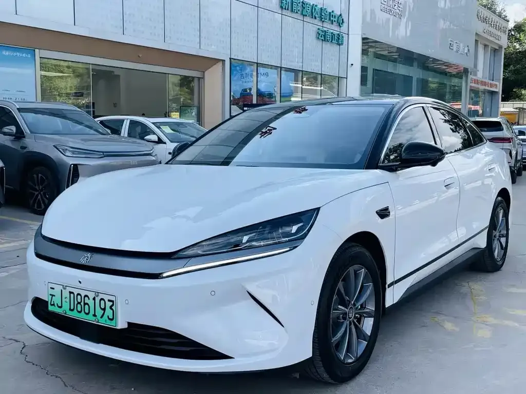 BYD Qin L — фото 1