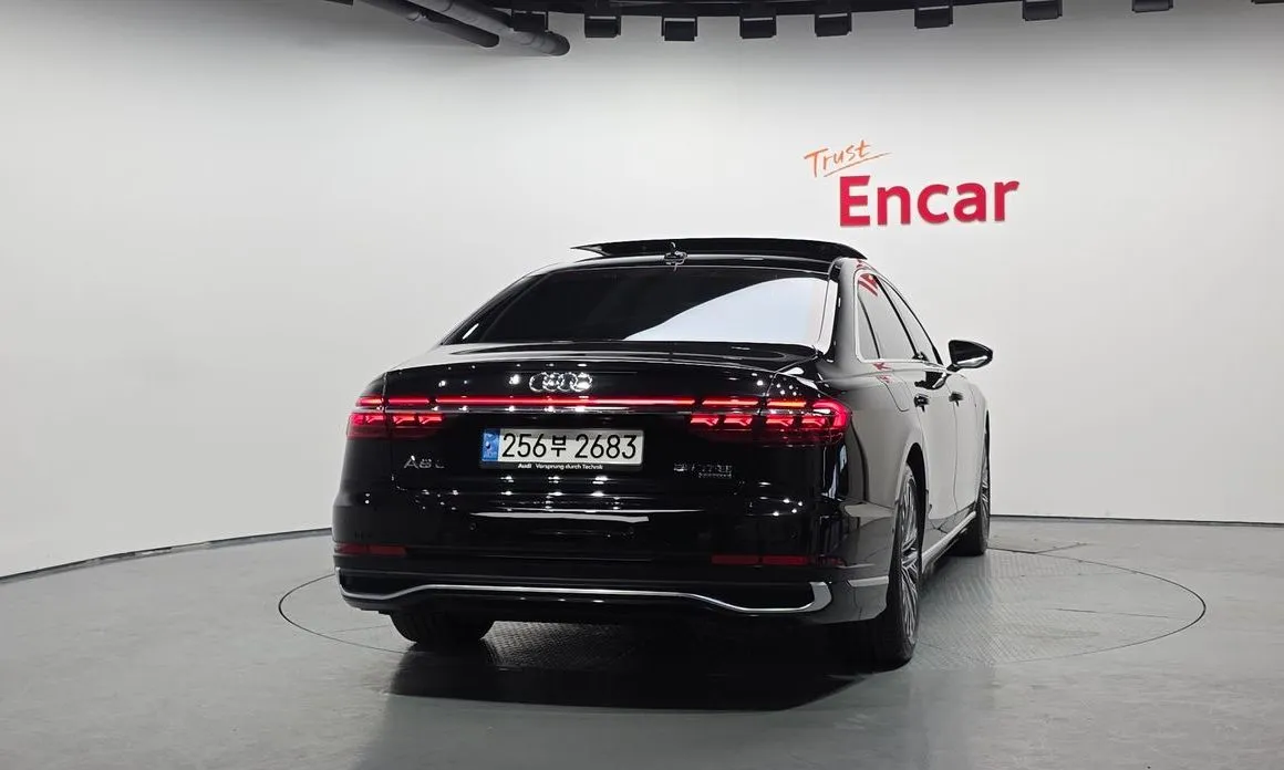 Audi A8 — фото 7