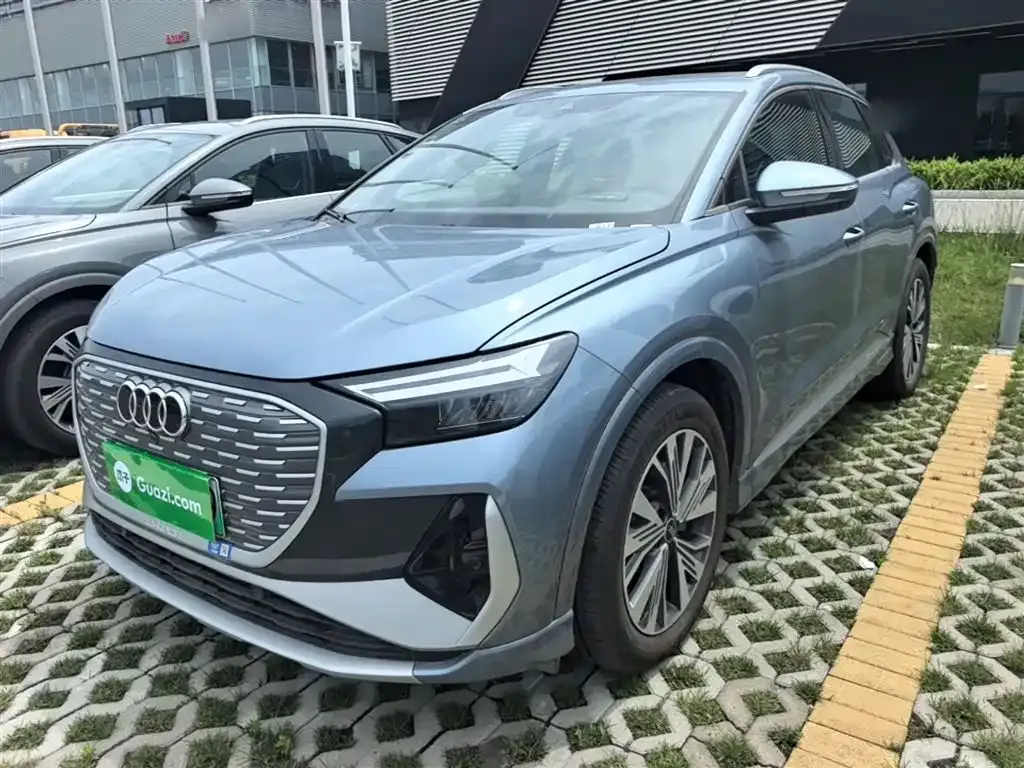 Audi Q4 e-tron — фото 3