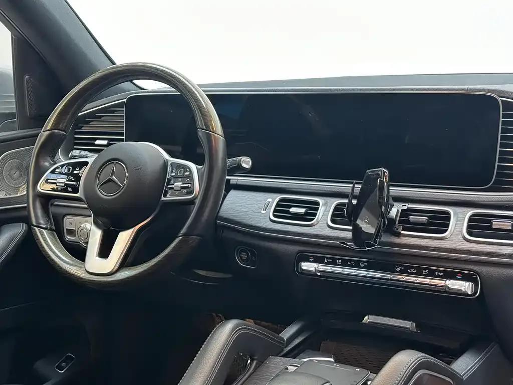 Mercedes-Benz GLS — фото 5