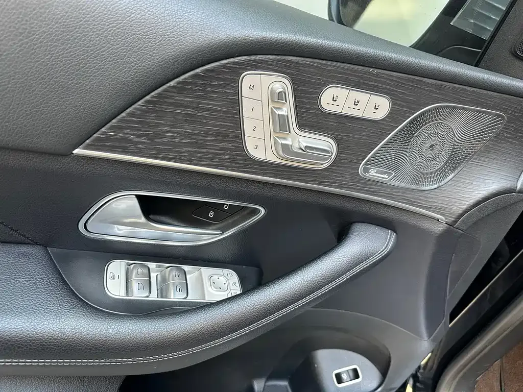Mercedes-Benz GLS — фото 10
