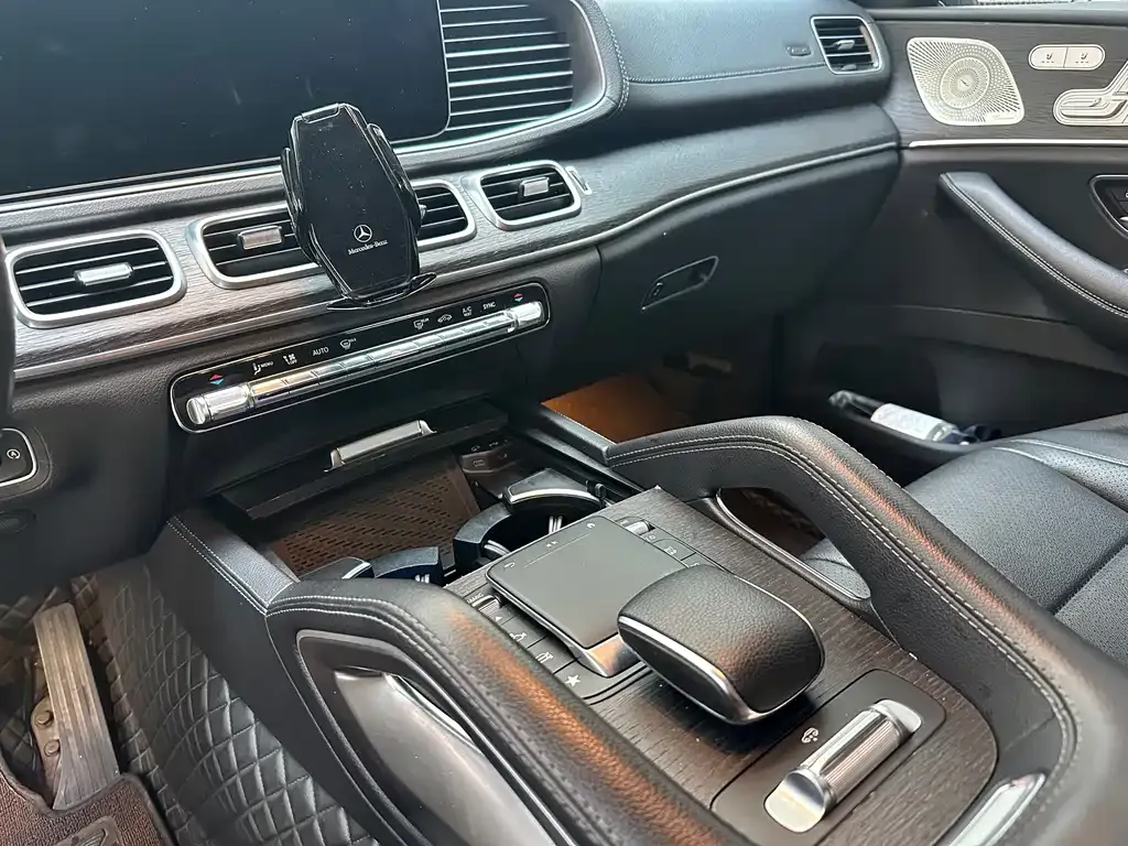 Mercedes-Benz GLS — фото 9