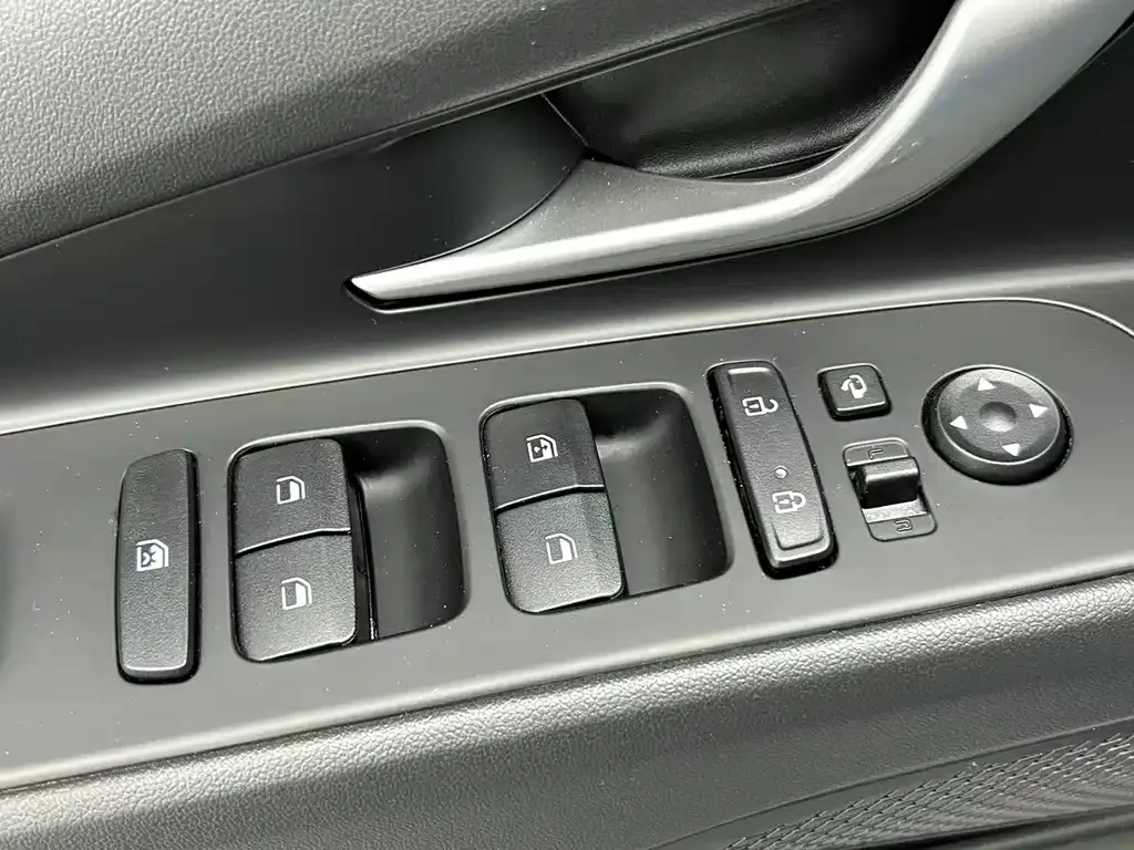 Hyundai Elantra — фото 9