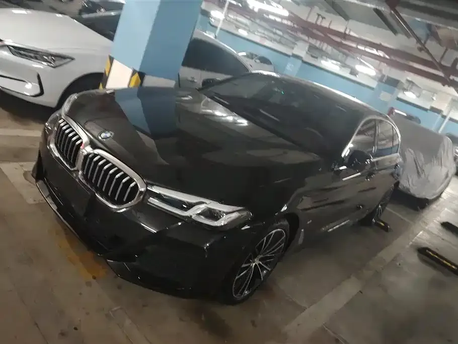 BMW 5 Series — фото 1