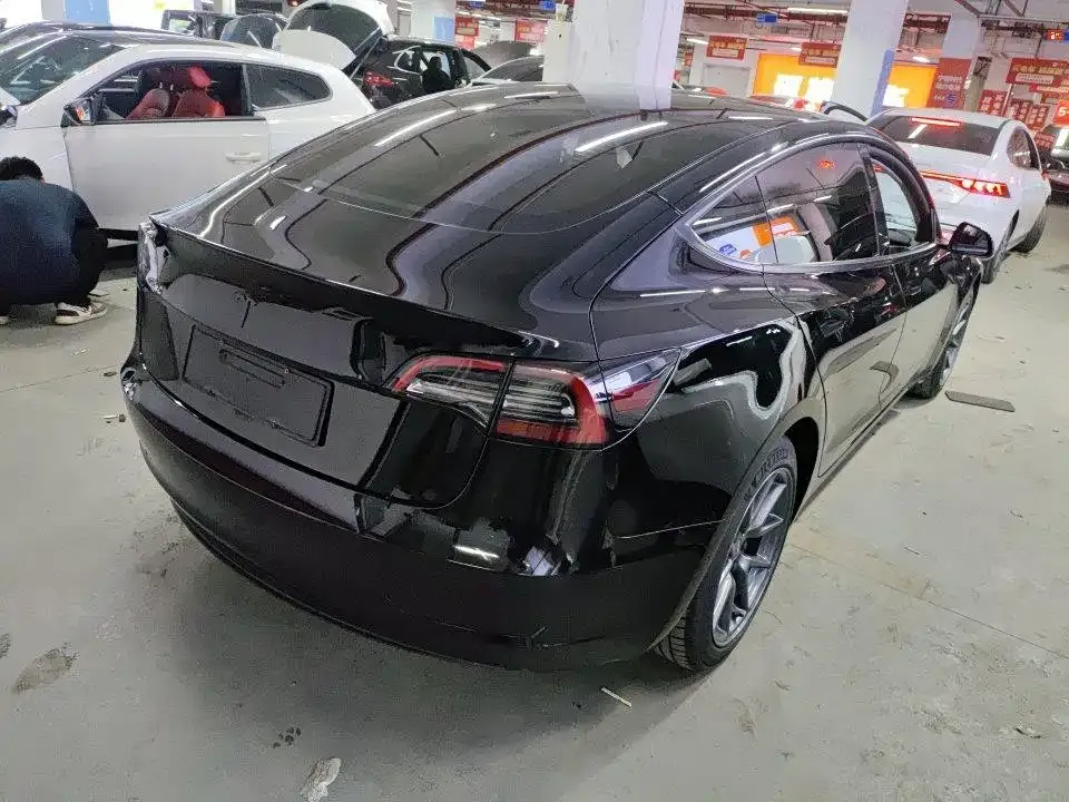 Tesla Model 3 — фото 4