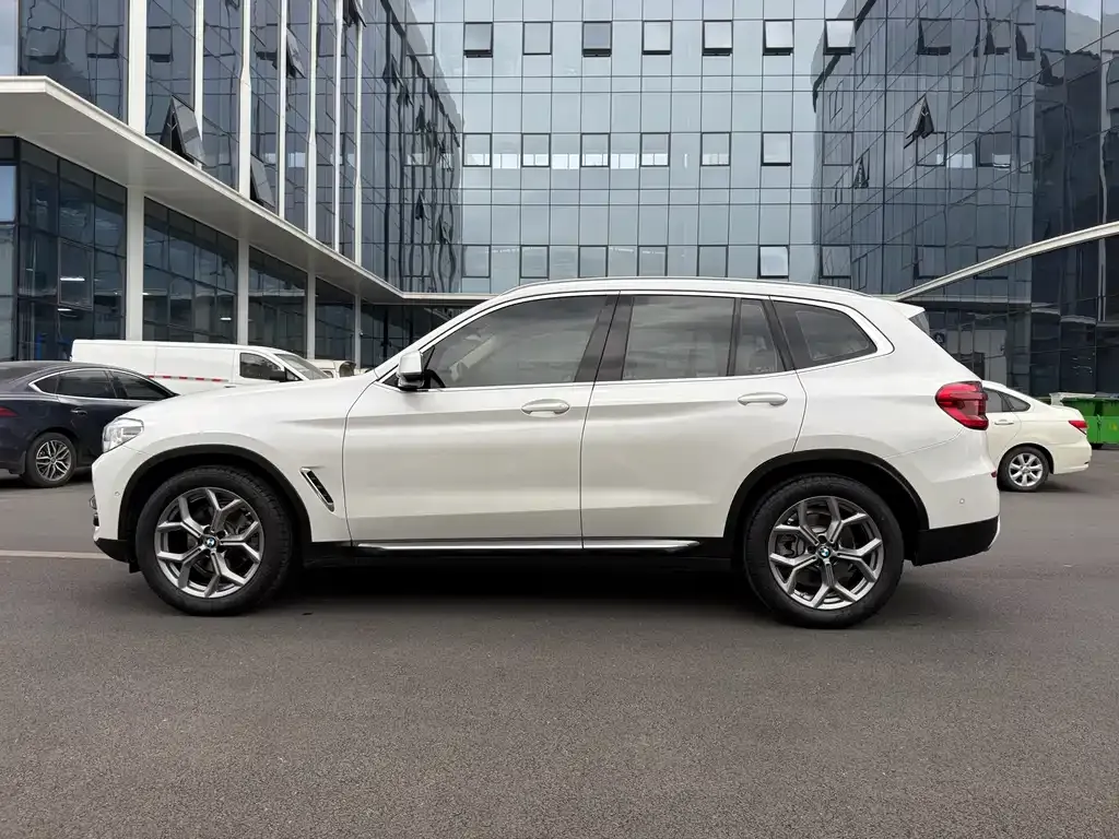 BMW X3 — фото 9