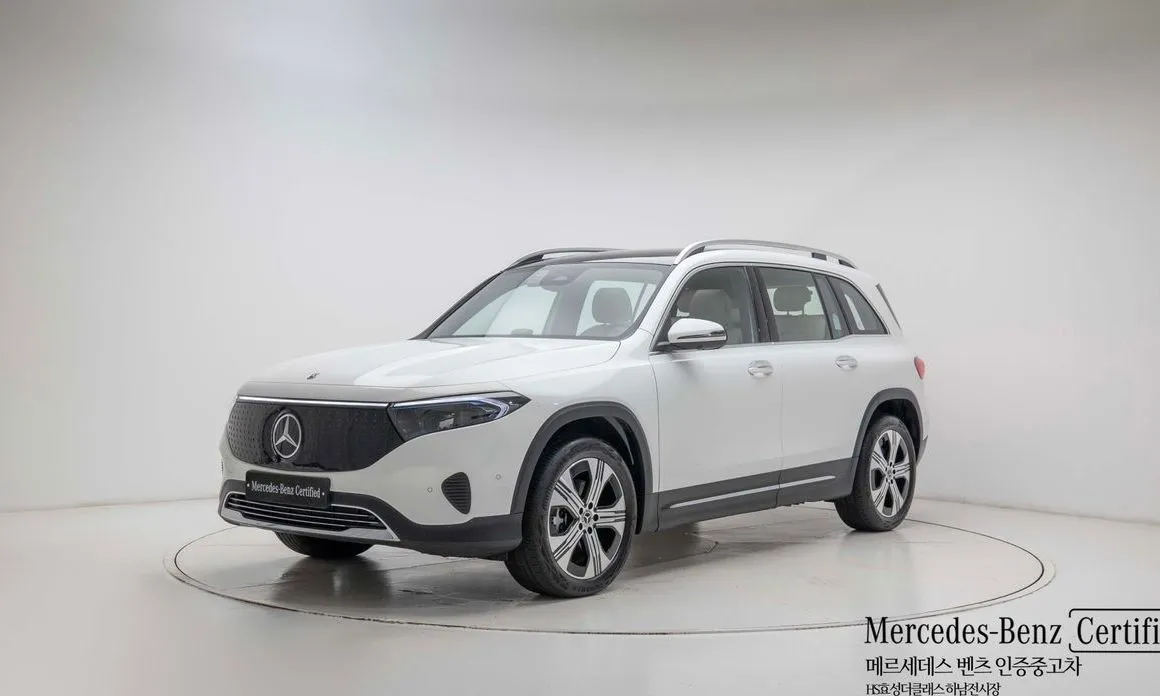 Mercedes-Benz EQB — фото 1