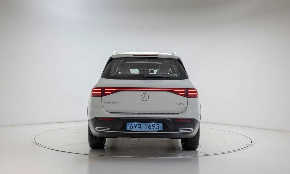 Mercedes-Benz EQB — фото 4