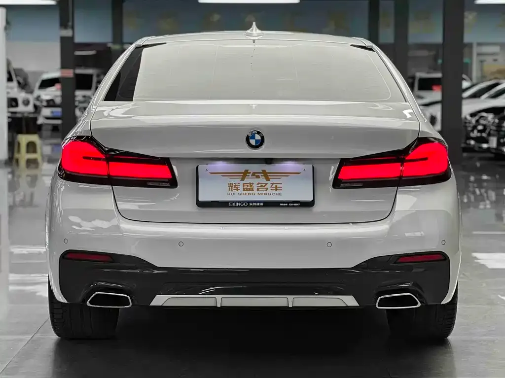 BMW 5 Series — фото 2