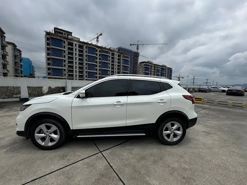 Nissan Qashqai — фото 7