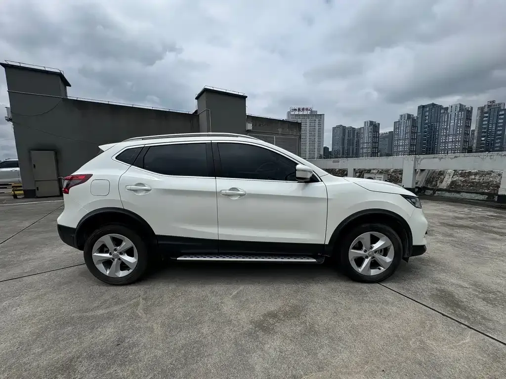 Nissan Qashqai — фото 10