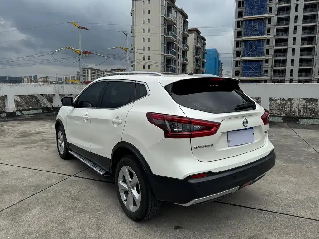 Nissan Qashqai — фото 4