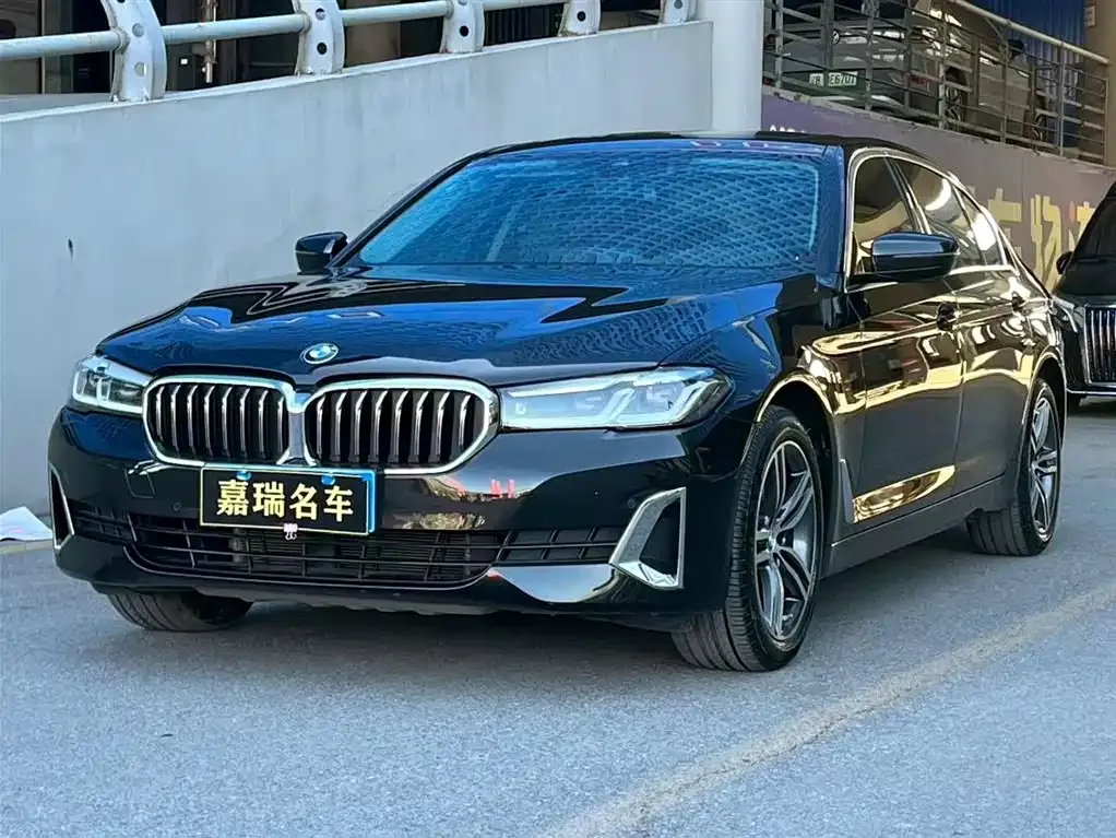 BMW 5 Series — фото 1