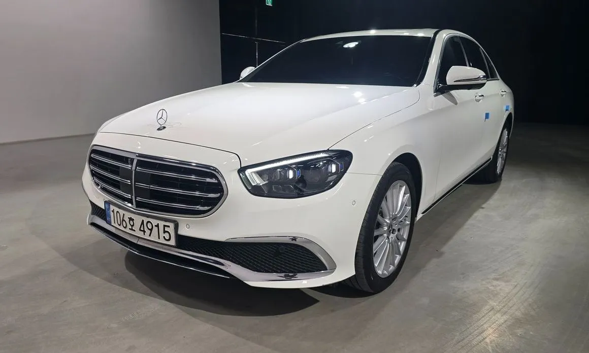 Mercedes-Benz E-Class — фото 1