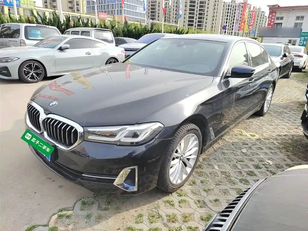 BMW 5 Series — фото 1