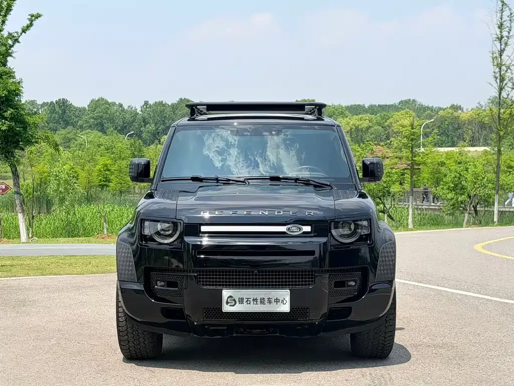 Land Rover Defender — фото 1