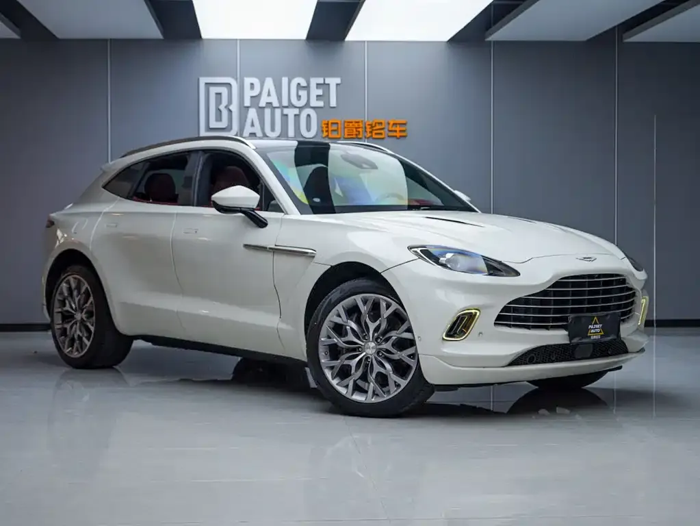Aston Martin DBX — фото 10