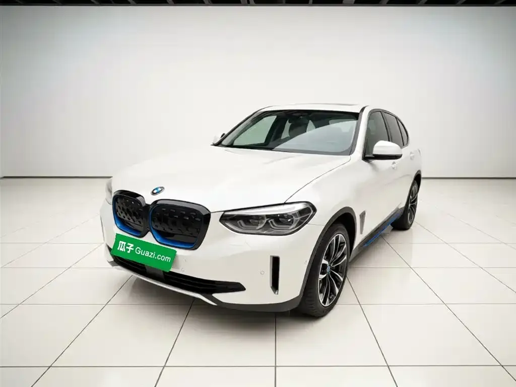 BMW iX3 — фото 3